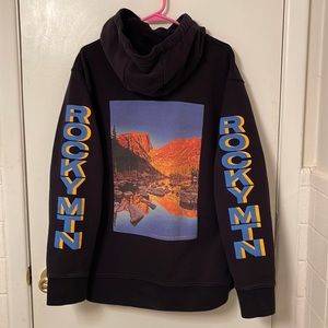 Size XL fits like medium chunky heavy rocky mountain tailgate hoodie black